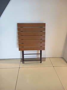 Table de repas pliante d'extérieur moderne et durable en fer brun avec plateau à lattes pour patio, café, cour - Product Image 2