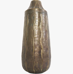 Vase en métal finition laiton antique - Bouteille florale texturée à nervures verticales pour décoration de table et d'intérieur de luxe - Product Image 2
