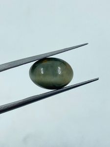 Cabochon œil de chat de couleur verte, taille ovale, pierre précieuse naturelle œil de chat, 4,77 carats - Product Image 2