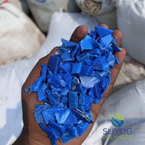 Mejores gránulos de plástico reciclado de bidones de HDPE azules, residuos industriales naturales, moldeado de botellas, resistencia a altas temperaturas, uso doméstico - Product Image 6