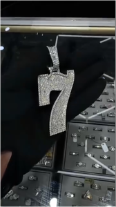 จี้เพชรโมอิสซาไนต์ทรงบาแกตต์แบบฮิปฮอป ขนาด 2.5 นิ้ว หมายเลข 7  จี้แบบมีประกายวิบวับสำหรับแร็ปเปอร์ จี้ตัวอักษรหมายเลข - Product Image 4