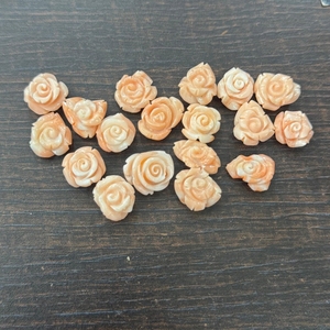ปะการังอิตาลีธรรมชาติรูปดอกกุหลาบแกะสลัก ขนาด 7-10 มม. สีชมพูกุหลาบ คุณภาพเกรด AAA ปะการังดิบ ไม่ผ่านการปรับแต่ง สำหรับทำเครื่องประดับ ขายส่ง - Product Image 1