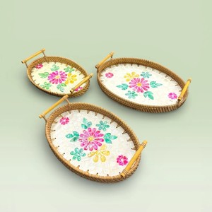 Juego de 3 bandejas de servir de ratán con incrustaciones de MOP, bandeja tejida a mano con asas para servir alimentos, decoración del hogar, utensilios de cocina hechos en Vietnam. - Product Image 1