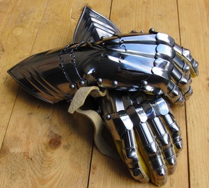 Guantelete Metálico Histórico de Caballero, Armadura de Mano Premium Diseñada para Eventos de Reenactación, Cosplay y Actuaciones Escénicas - Product Image 5