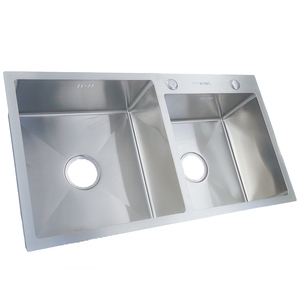 Évier de cuisine contemporain fait à la main en acier inoxydable avec conception de bord de cascade pour les rénovations de cuisine moderne - Product Image 6