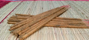 Meilleur prix pour les bâtonnets d'encens indiens Flora High-Aroma de Shrekha Creations, fabriqués à partir de bois d'agar, pour un usage domestique - Product Image 3