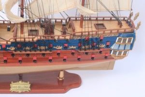 Maqueta de Barco Histórico del Reino Unido HMS BELLONA Pintada - Modelo de Madera Artesanal de Alta Calidad para Decoración del Hogar - Product Image 6