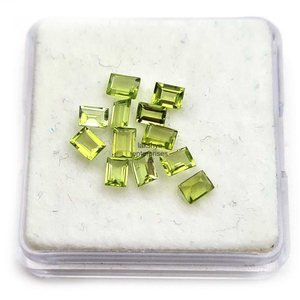 Piedras preciosas de peridoto natural con corte baguette de 3x5 mm, facetadas y calibradas para la elaboración de joyería fina, peridoto verde genuino. - Product Image 1