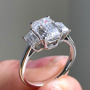 Anillo de Compromiso y Boda con Diamante Cultivado en Laboratorio, Corte Esmeralda, 3.60 Quilates, 14k, Lujoso, Certificado IGI, Regalo para Fiesta - Product Image 5