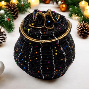 Boîte à bijoux perlée artisanale : Panier de rangement pour bibelots avec couvercle - Product Image 5