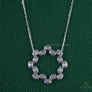 Collier pendentif cercle ouvert avec diamant de laboratoire taille ovale, chaîne en or massif 14 carats, pendentif minimaliste contemporain pour filles - Product Image 3