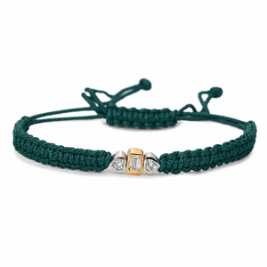 Bracelet en macramé plaqué or rhodié 14 carats avec diamants CVD de laboratoire F VVS VS, pierre centrale taille émeraude et pierres latérales taille cœur - Product Image 4