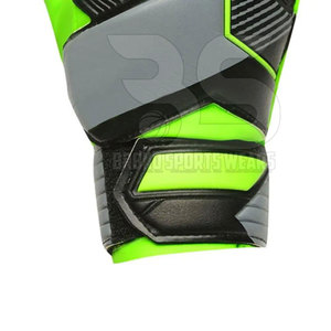 Gants de gardien de but de précision avec paume à adhérence durable, fermeture réglable, équipement d'entraînement et de match, contrôle et maintien optimal - Product Image 5