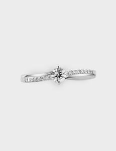 Anillo de Compromiso de Oro Blanco de 14K con Diamante Cultivado en Laboratorio de 0.44 CTW, Corte Redondo, con Banda Pavé Cruzada Trenzada - Product Image 2