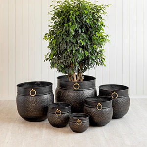 Pot de fleurs noir gravé avec poignée ronde dorée double face, idéal pour la décoration de luxe, les occasions spéciales et les cadeaux. - Product Image 4