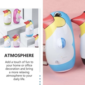 Pingüino Inflable Gigante de PVC - Juguete para Niños para Exteriores y Piscina, Verano 2026 - Juguete Antiestrés Resistente y Rebotador - Product Image 2