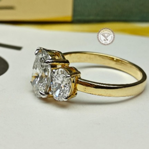 Bague de fiançailles et de mariage classique en or avec diamant ovale de 3 carats cultivé en laboratoire, certifié IGI, sertissage invisible, idéale pour les fêtes - Product Image 2