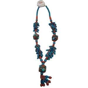 Nouveaux accessoires de mode : Collier en résine luxueux fait main pour fiançailles, avec breloque personnalisée en résine, idéal pour les soirées. - Product Image 1