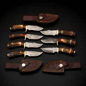 Couteaux de chasse Skinner en acier Damas de qualité supérieure, faits main et personnalisés, 4 pouces, avec manche en bois de cerf - Best-seller - Product Image 3
