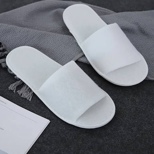 Pantuflas Blancas Desechables al por Mayor para Hoteles, Pantuflas Cómodas para Interiores, para Servicios de Hospitalidad y Alojamiento - Product Image 2