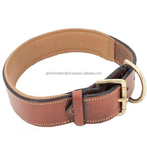 Venta superior Collar de perro de cuero acolchado suave de cuero Premium negro marrón y tostado para todos los tamaños de mascotas hardware de latón - Product Image 1