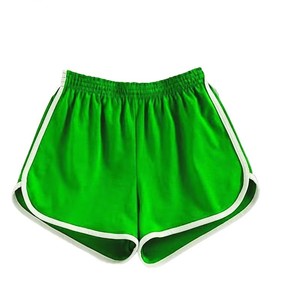 Shorts de sport rouges taille haute pour femmes, en polyester tricoté respirant, coupe régulière, couleur unie, style sportif, OEM en gros - Product Image 6