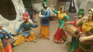 Estatua Tradicional Punjabi Cultural Sardar Sardarni de Plástico Reforzado con Fibra, Diseño Simple para Decoración del Hogar y Exteriores - Product Image 6