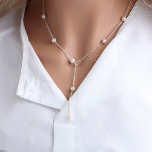 Collier en perles d'eau douce de style rétro français avec nœud en zircon et chaîne de clavicule, accessoires élégants et personnalisés - Product Image 3
