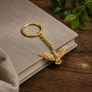 Porte-clés Aigle Antique en Laiton Fait Main, Breloque Aigle Volant en Métal Doré, Cadeau Souvenir - Product Image 3