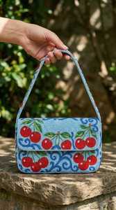 Sac à main perlé fait main, forme rectangulaire, bleu et blanc, motif architecture grecque, broderie en coton, artisanat écologique et durable - Product Image 5