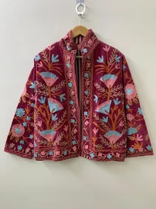 Chaqueta de terciopelo hecha a mano para mujer, con bordado floral, trabajo Aari de Cachemira, abrigo étnico de invierno, ropa de fiesta, abrigo corto de terciopelo. - Product Image 3