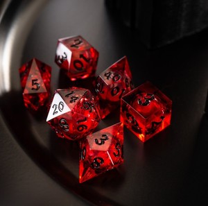 Ensemble de dés en résine faits à la main, dés polyédriques aux designs colorés, formes personnalisées pour jeux de société - Product Image 4