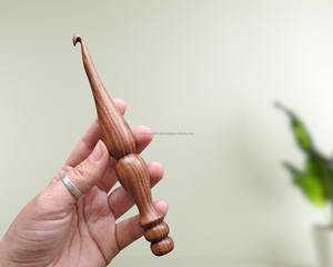 Ganchos de Tejer de Madera Hechos a Mano, Calidad Premium, Ergonómicos, Duraderos, Ecológicos, Cómodos, Ideales para Manualidades y Regalos - Product Image 1