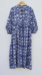 Vestido midi de algodón estampado a mano |   Vestido bohemio con cuello profundo - Product Image 5