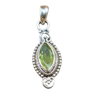 Pendentif en argent sterling 925 avec pierre précieuse péridot vert naturel, fait main, style vintage, coupe marquise, bijoux ethniques bohèmes pour femmes - Product Image 1