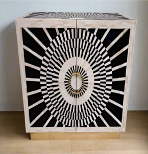 Console de salon en marbre noir et blanc avec incrustations osseuses et poignées circulaires en laiton, disponible à prix de gros - Product Image 1