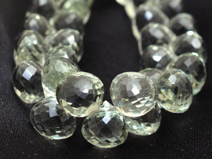 Cuentas facetadas de amatista AAA+ de 7mm-8mm, cuentas briolette en forma de cebolla, amatista verde natural, piedra semipreciosa, cuentas sueltas elegantes para joyería. - Product Image 1