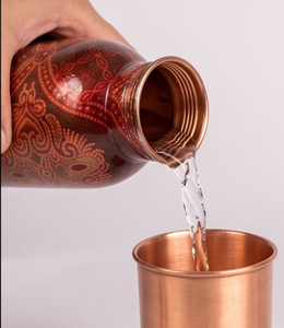 Botella de agua de cobre con estampado étnico, estilo Indo-Occidental único, ecológica, ideal para la hidratación diaria y viajes. - Product Image 4