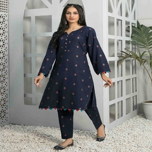 Tawakkal Brand 2 pièces Khaddar robes décontractées pour femmes coutures personnalisées disponibles pour les vêtements indiens et pakistanais - Product Image 4