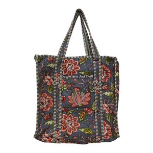 Nouveau sac fourre-tout matelassé élégant, sac à main bandoulière tendance, idée cadeau matelassée, sacs fourre-tout organisateurs matelassés faits main, style indien - Product Image 1
