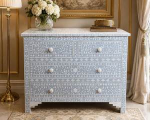 Commode en bois sculptée à la main avec incrustations en os, meuble sur mesure pour hôtel de luxe - Product Image 6