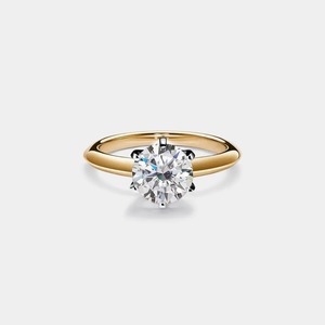 Anillo de Compromiso de Moissanita Más Vendido en Plata de Ley para Joyería Nupcial y Uso Diario Disponible al Mejor Precio - Product Image 1