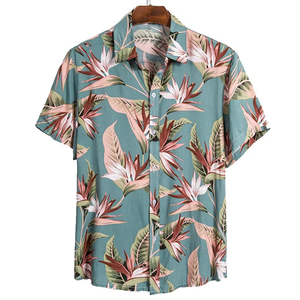 Chemise de style hawaïen personnalisée pour hommes, en rayonne et coton, à manches courtes - Product Image 1