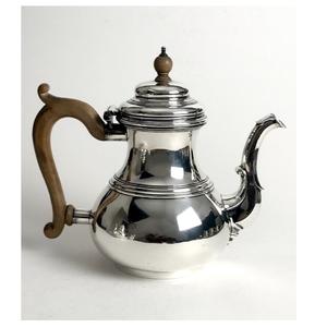 Bouilloire en cuivre au design authentique, avec un design incurvé et une poignée en laiton massif, idéale pour la décoration de cuisine à l'ancienne et les services à thé. - Product Image 5