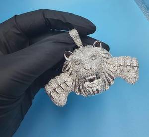 Colgante Cabeza de León de Plata de Ley 925 con Moissanita de Corte Brillante Redondo y Micro Pavé, Joyería Hip Hop para Hombre - Product Image 5