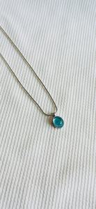 Collier en pierre d'aquamarine naturelle, pendentif bleu, plaqué or, vintage, minimaliste, bijoux en pierres précieuses, cadeau pour femmes, fait à la main - Product Image 4