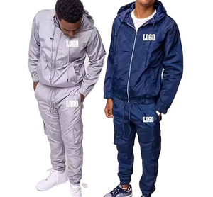 Conjunto Deportivo Vintage de Nailon para Hombre, Chaqueta Cortavientos con Cierre y Pantalones Cortos - Product Image 1