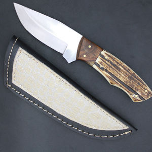 Cuchillos de Caza Damasco Hechos a Mano de Primera Calidad, Mango de Hueso OEM, Alta Dureza, Precio al por Mayor para Grandes Cantidades - Product Image 1