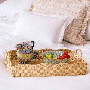 Elegante Bandeja de Mimbre Pintada de Blanco, Cesta de Servir de Mimbre Tejido con Borde Festoneado para Decoración de Interiores - Product Image 4