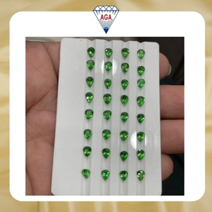 พลอยทซาวอไรต์สีเขียวธรรมชาติทรงลูกแพร์เจียระไนสะอาด  ขนาดเที่ยงตรง  สำหรับทำสร้อยคอและเครื่องประดับ - Product Image 2